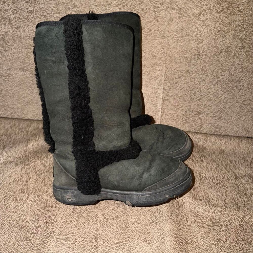 Ugg Women's Black and Grey Boots